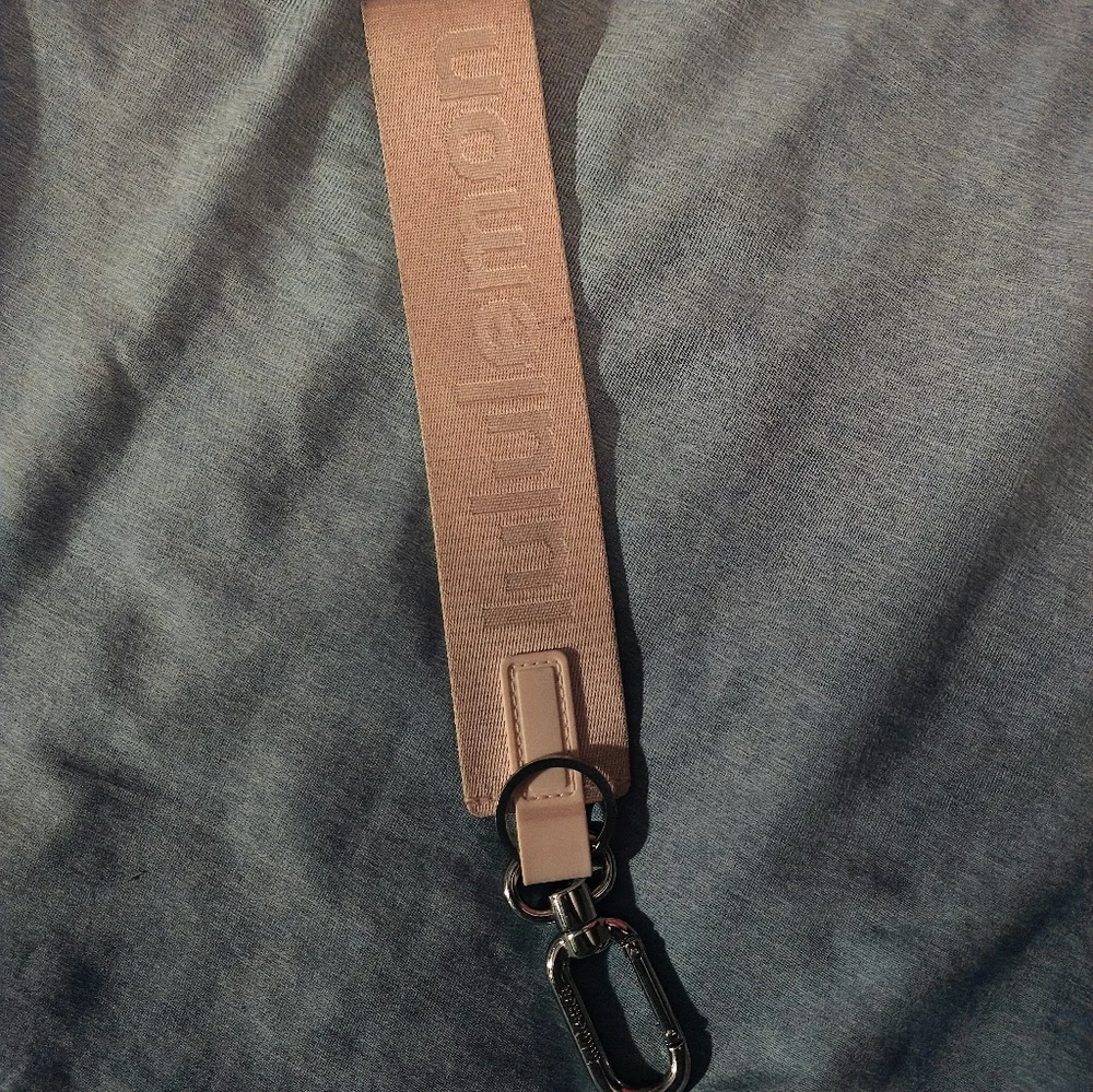 Lululemon keychain - Picture 2 of 2